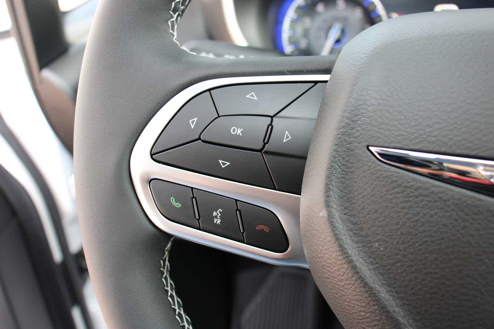 2025 Chrysler Voyager LX photo 14
