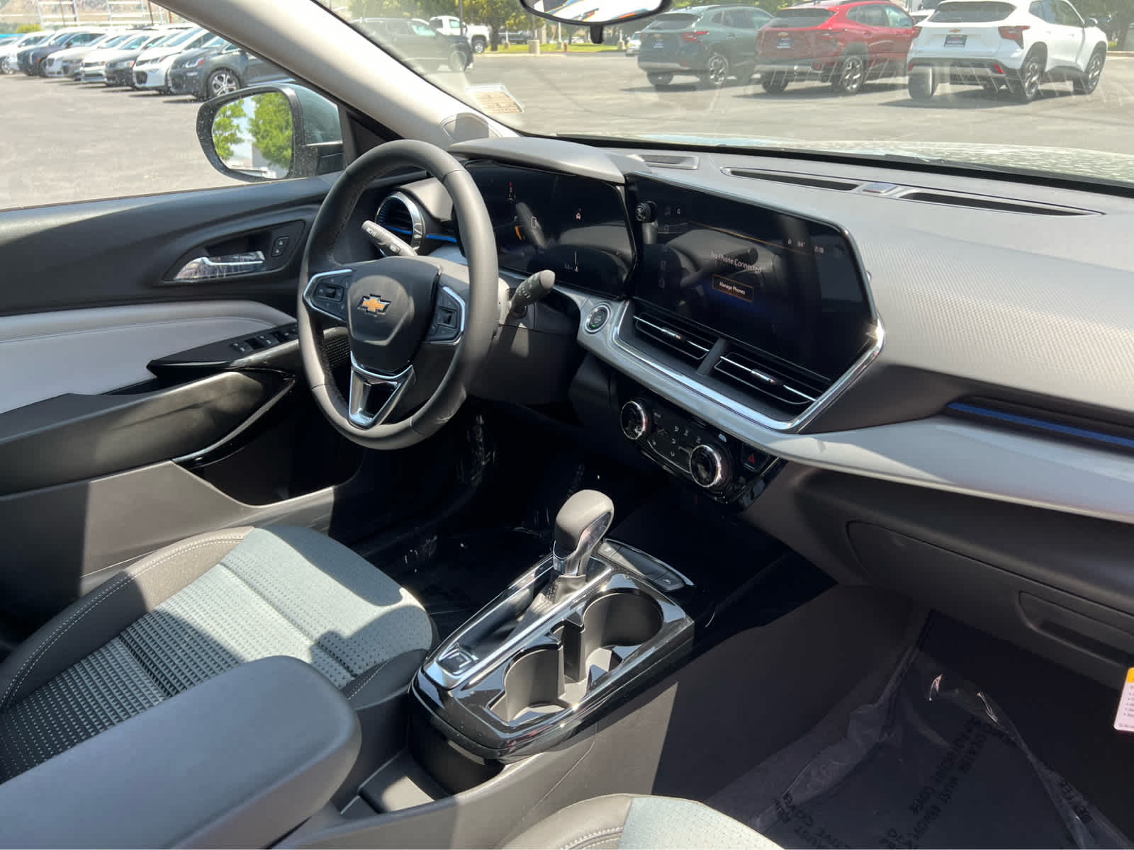 2025 Chevrolet Trax LT photo 26