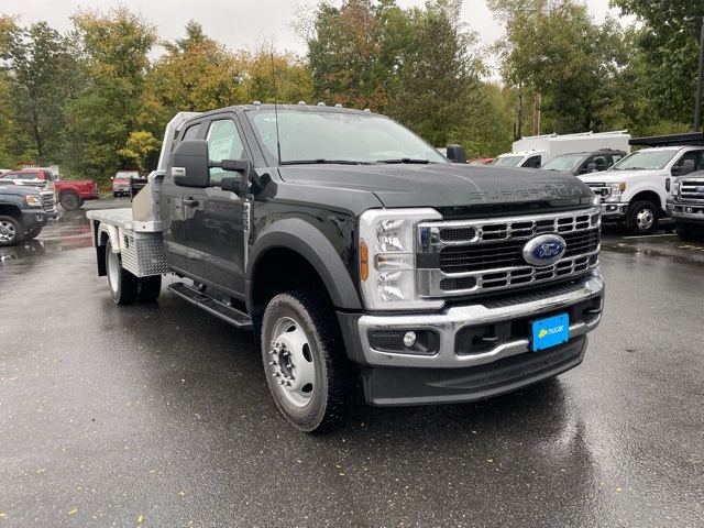 2025 Ford F-550 Super Duty Chassis Cab XL's photo