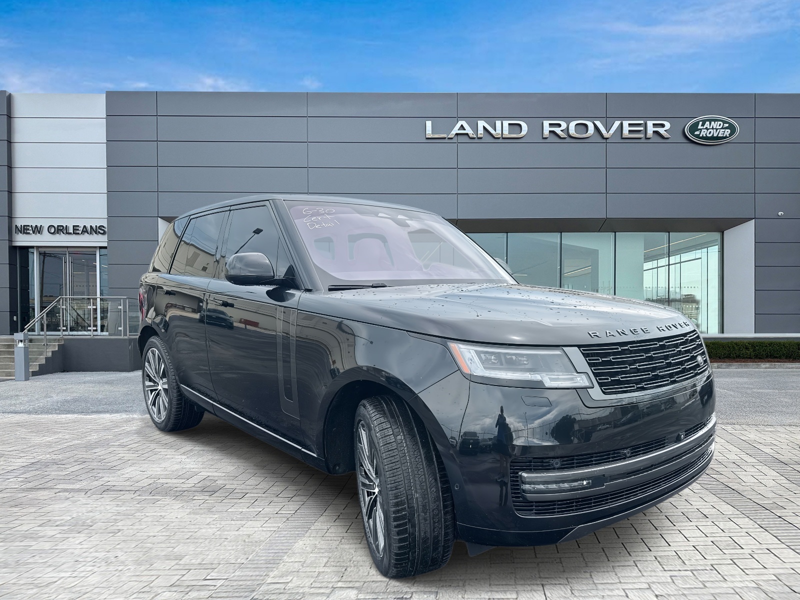 2023 Land Rover Range Rover SE photo 3