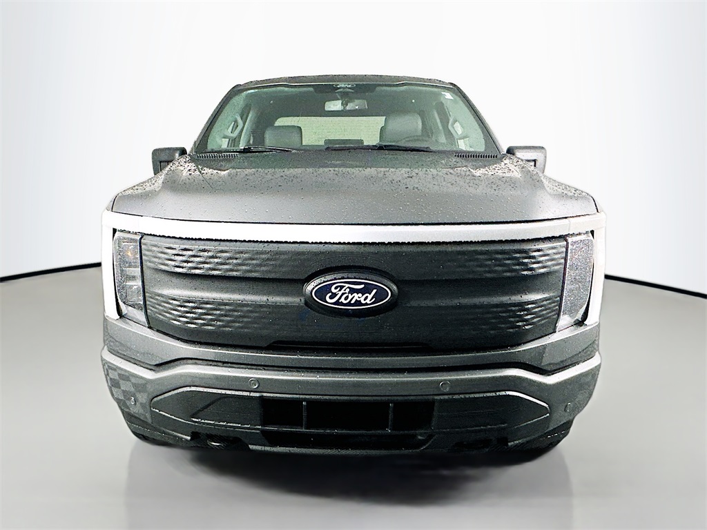 2025 Ford F-150 Lightning photo 2