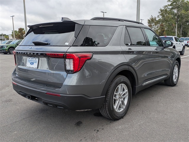 2025 Ford Explorer photo 4