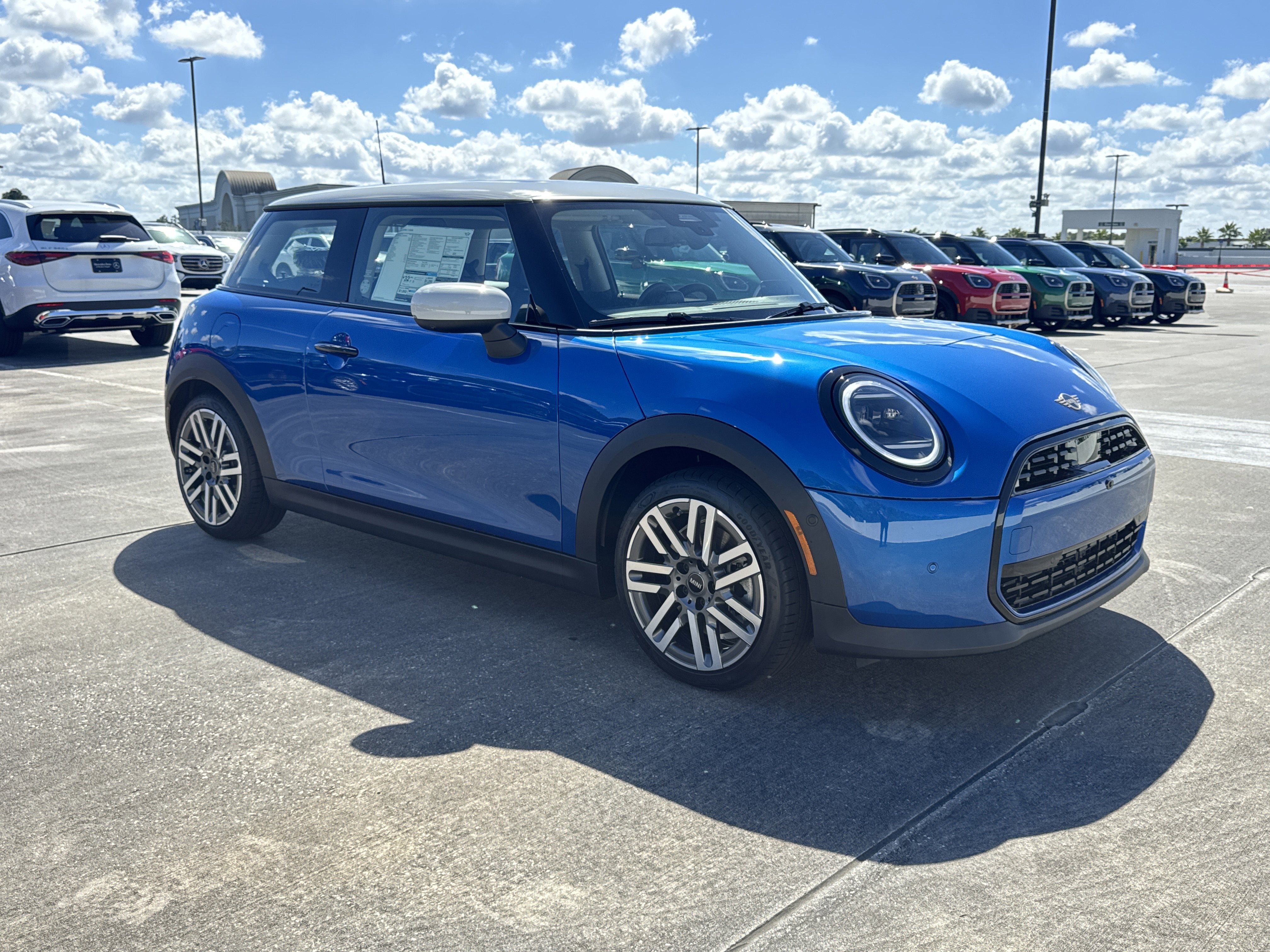 2026 MINI Hardtop 2 Door's photo