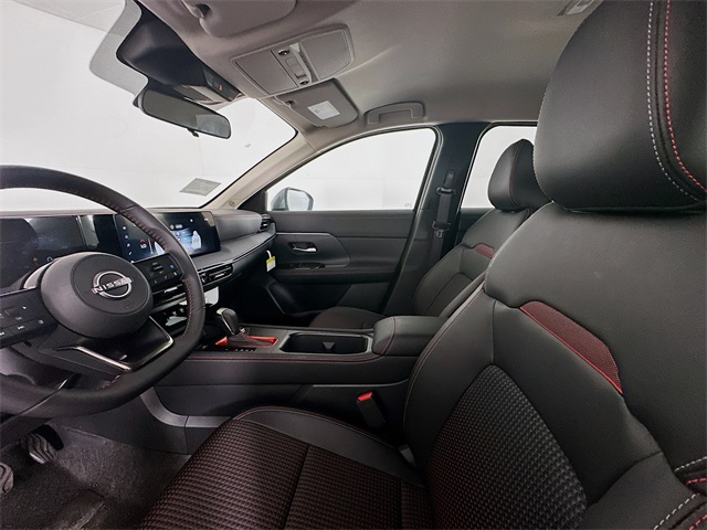 2025 Nissan Kicks SR photo 19