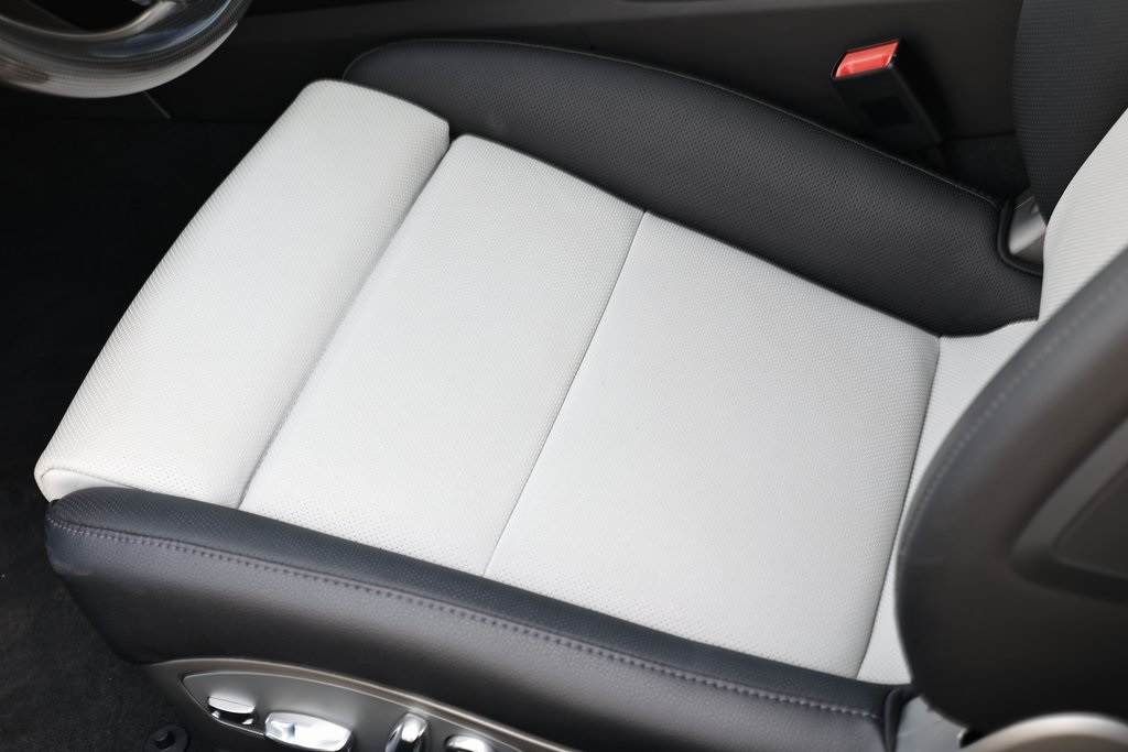 2025 Porsche Cayman Base photo 25