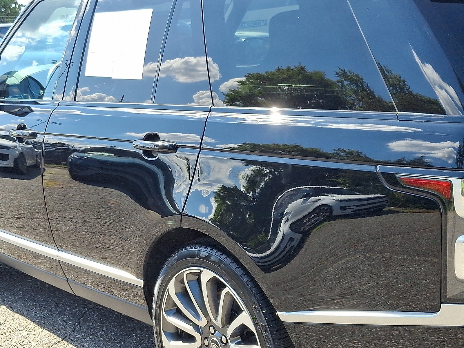 2020 Land Rover Range Rover P525 HSE photo 11