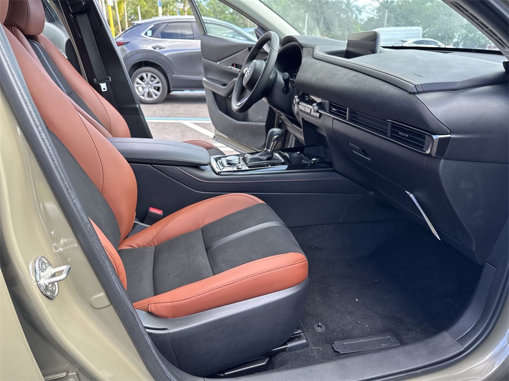 2024 Mazda CX-30 2.5 Turbo Carbon photo 32