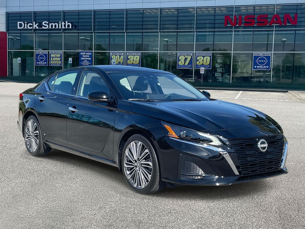 2025 Nissan Altima SL's photo
