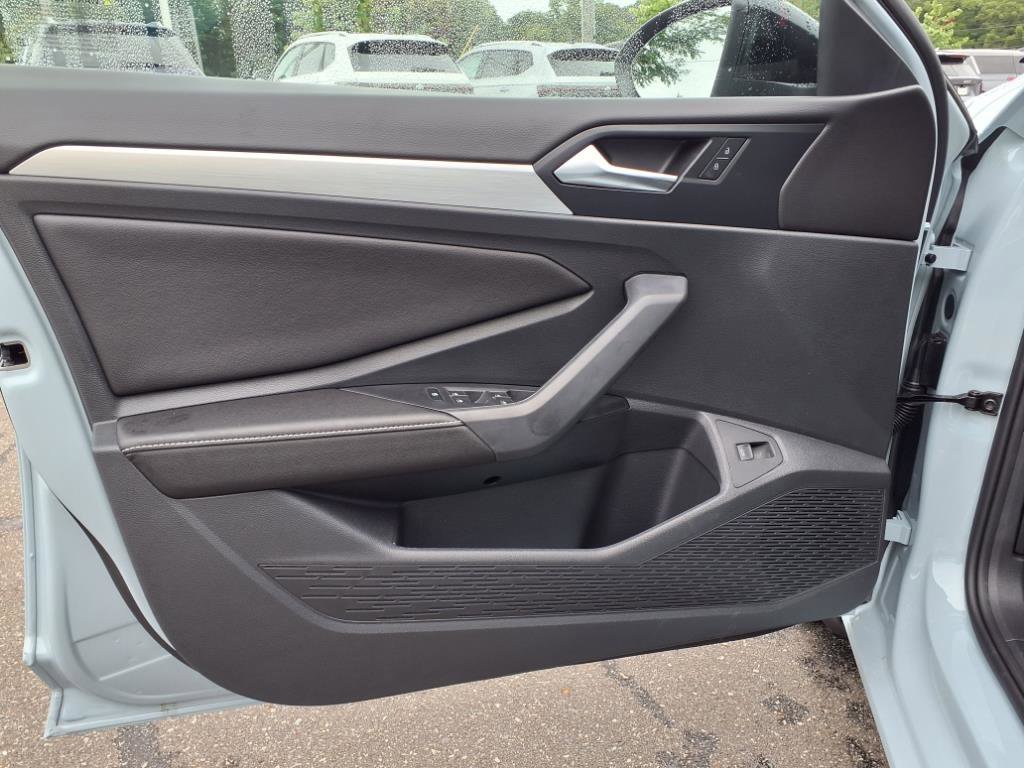 2025 Volkswagen Jetta Sport photo 4