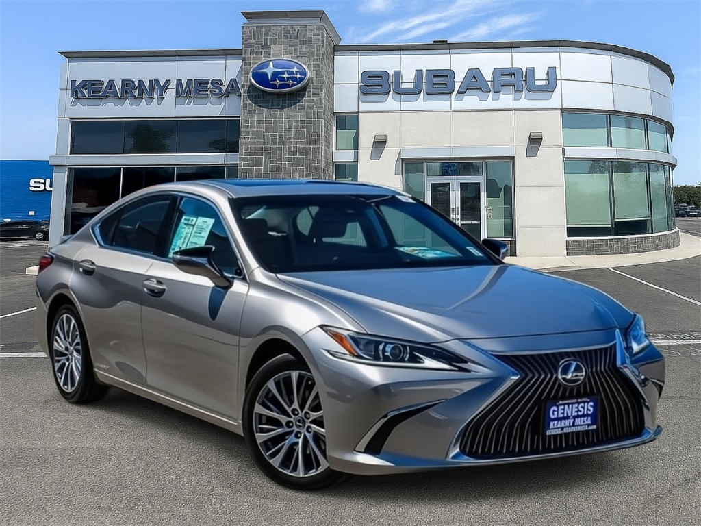 2021 Lexus ES 300h photo 24