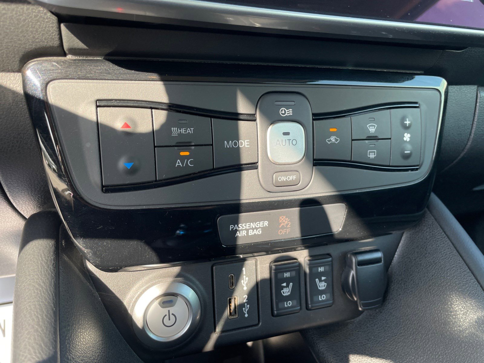2020 Nissan Leaf SV photo 22