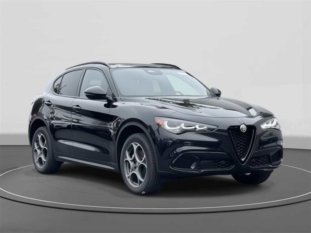 2025 Alfa Romeo Stelvio Base