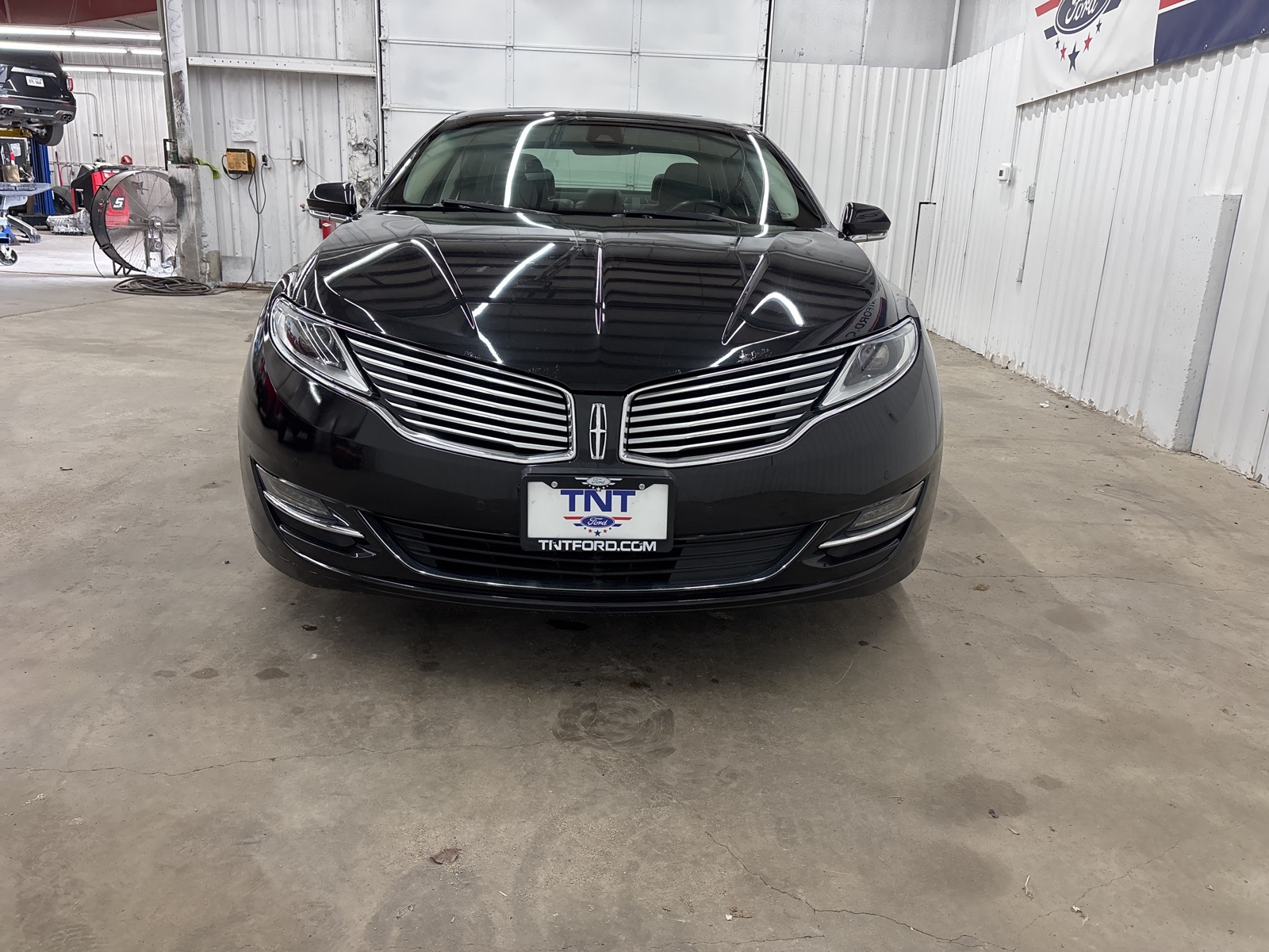 2015 Lincoln MKZ Base photo 2