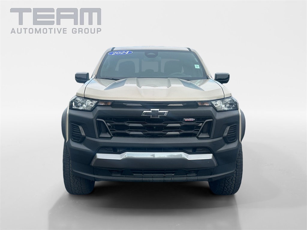 2024 Chevrolet Colorado Trail Boss photo 2