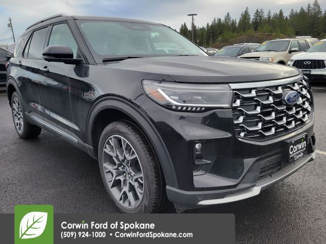 2025 Ford Explorer Platinum's photo