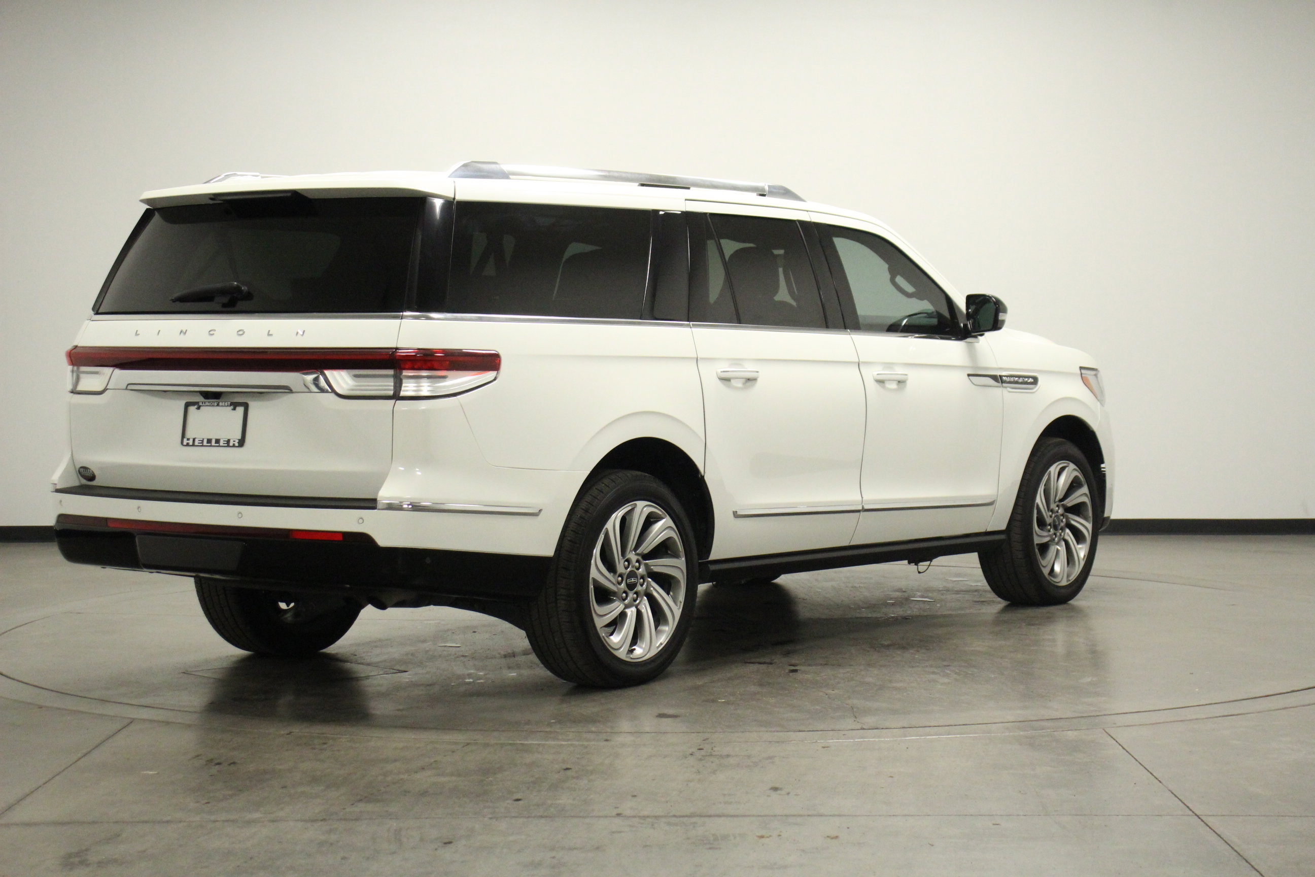 2023 Lincoln Navigator L Reserve photo 5