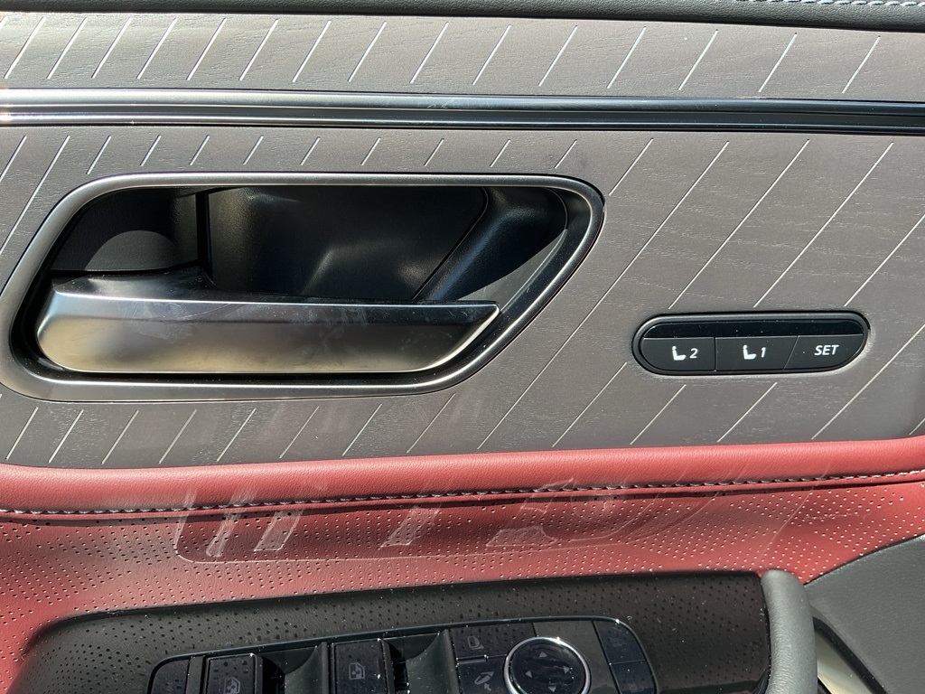 2026 Infiniti QX80 photo 17