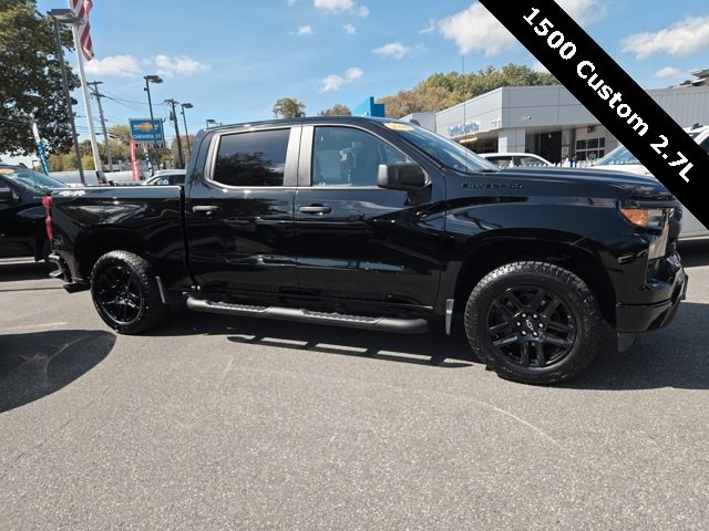 2024 Chevrolet Silverado 1500 Custom photo 2