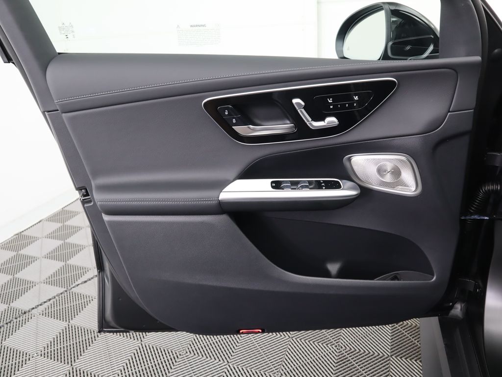 2026 Mercedes Benz GLC 300 4MATIC photo 25
