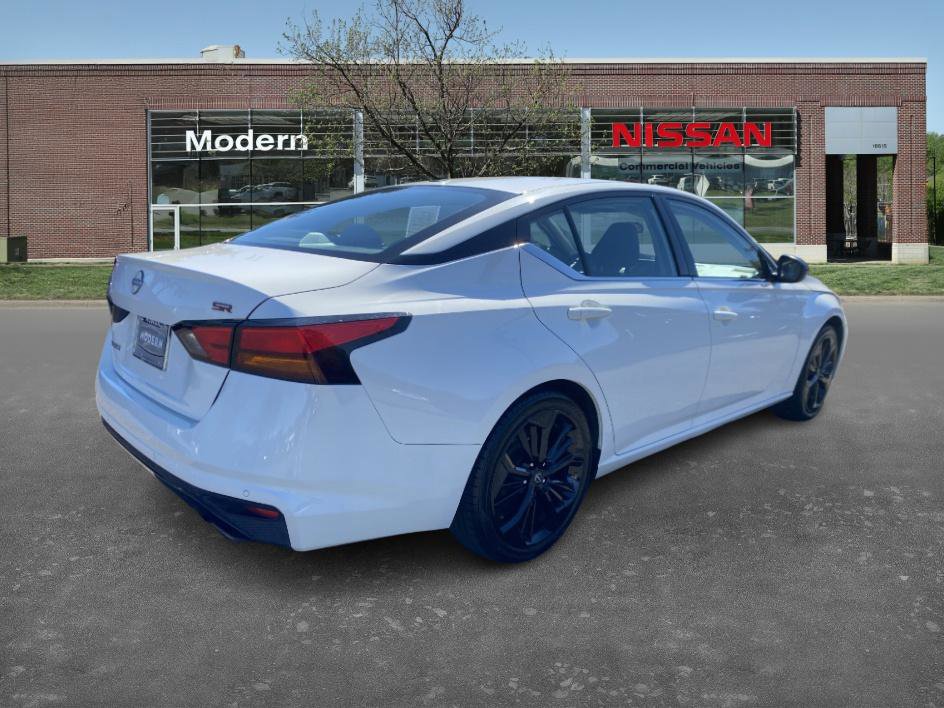2024 Nissan Altima 2.5 SR photo 3