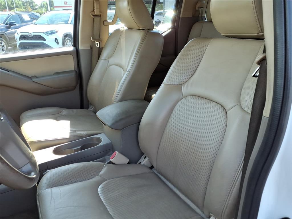 2012 Nissan Frontier SL photo 16