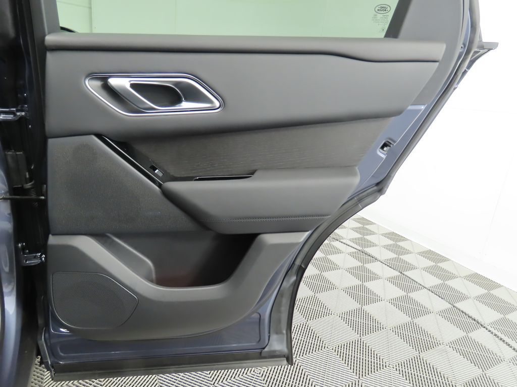 2026 Land Rover Range Rover Velar SE photo 26