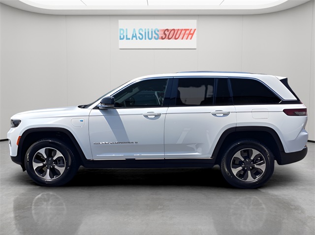 2023 Jeep Cherokee Sport photo 6