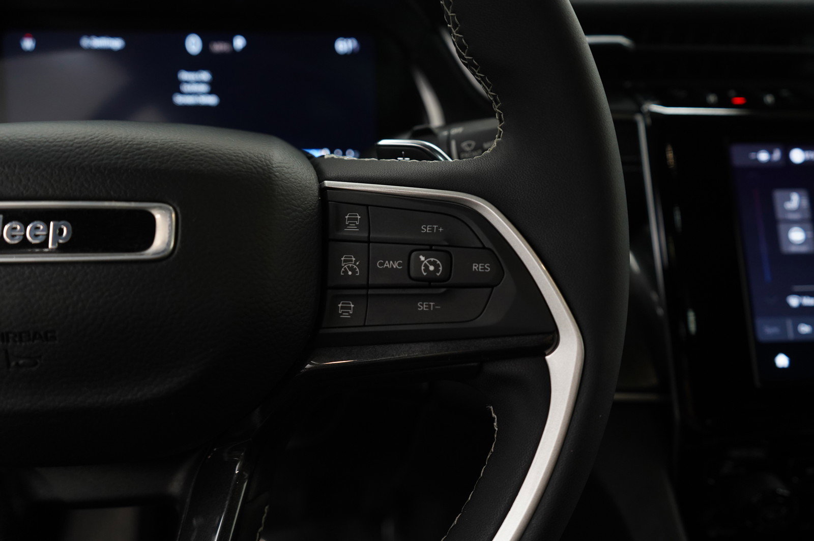 2023 Jeep Grand Cherokee Laredo Altitude photo 19