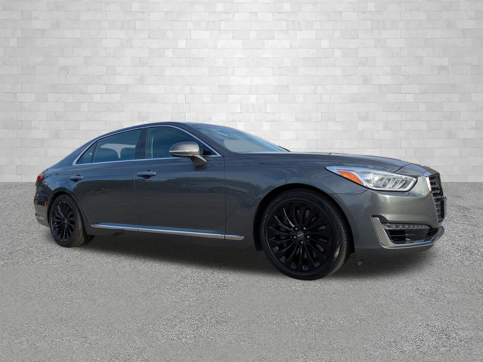 2017 GENESIS G90 Premium's photo