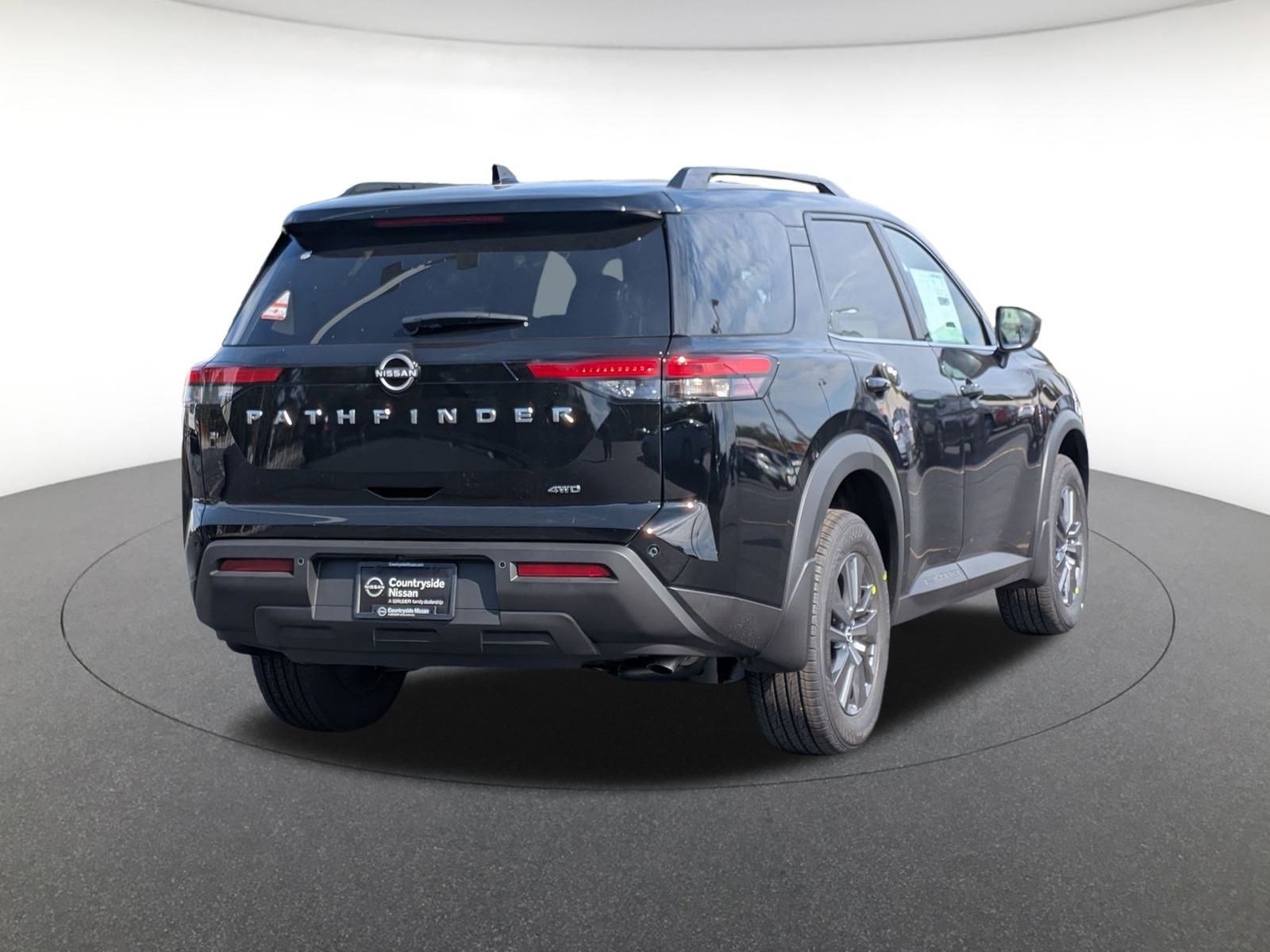 2025 Nissan Pathfinder SV photo 4