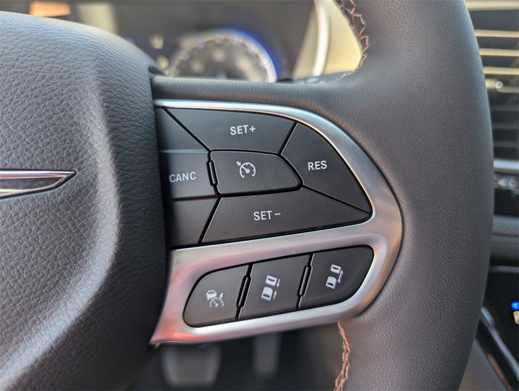2026 Chrysler Pacifica Pinnacle photo 20