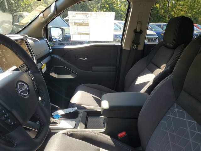 2026 Nissan Frontier Crew Cab SV photo 8