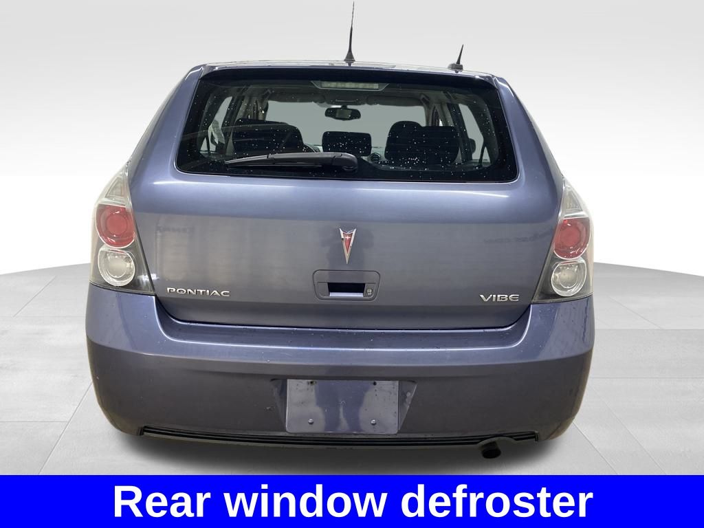 2010 Pontiac Vibe Base photo 4