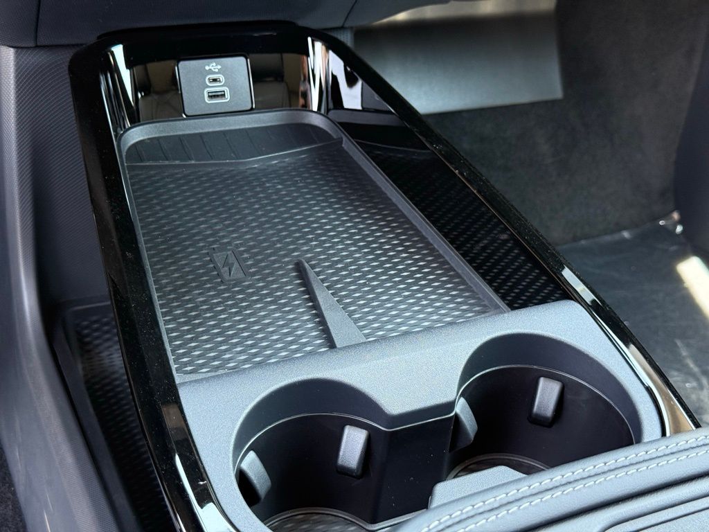 2025 Ford Mustang Mach-E Premium photo 11