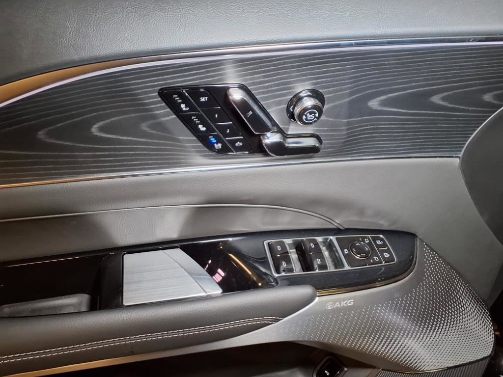 2026 Cadillac Lyriq photo 12