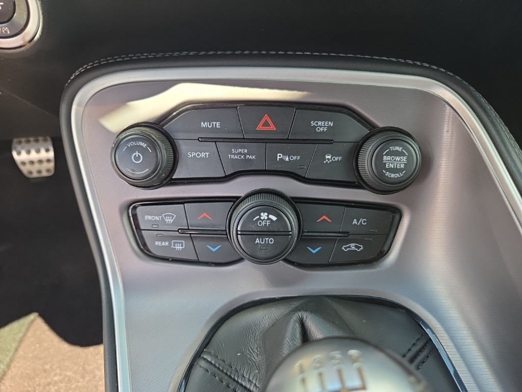 2022 Dodge Challenger R/T photo 19
