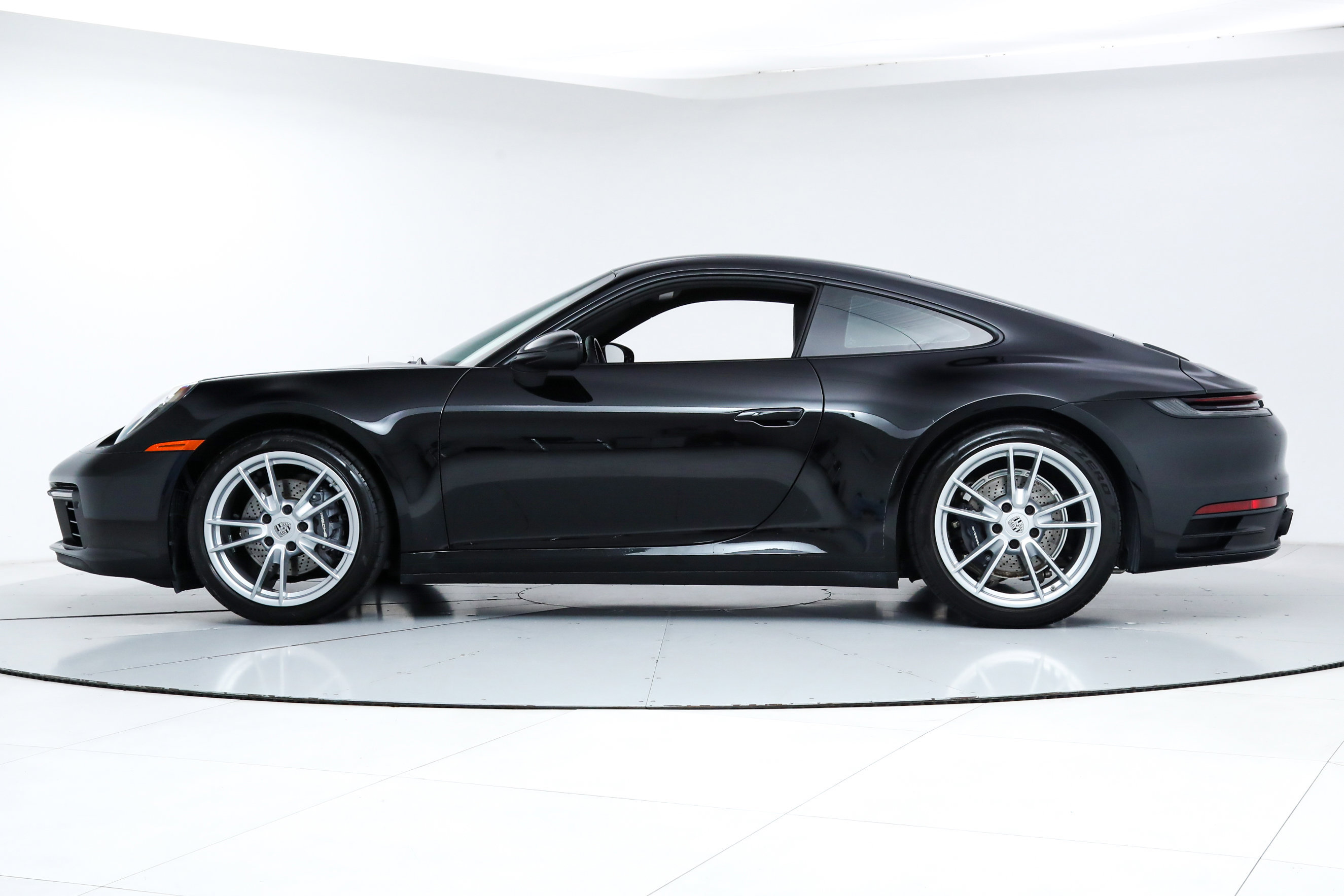 2022 Porsche 911 4 photo 2