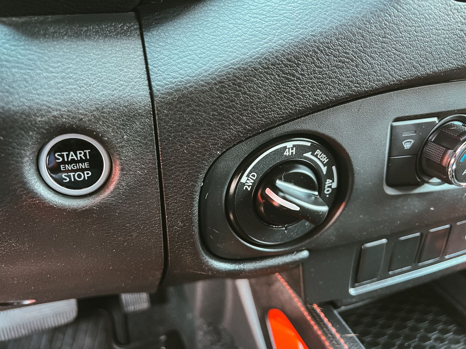2024 Nissan Frontier PRO-4X photo 18
