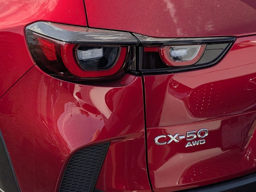 2025 Mazda CX-50 Premium photo 2