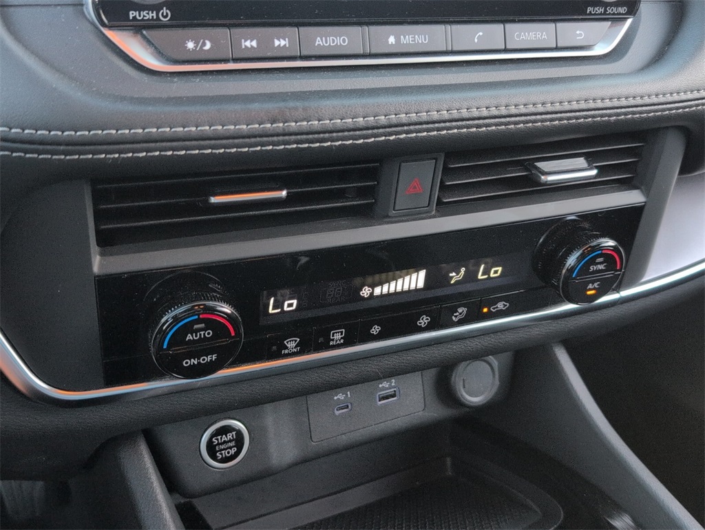 2023 Nissan Rogue SV photo 17
