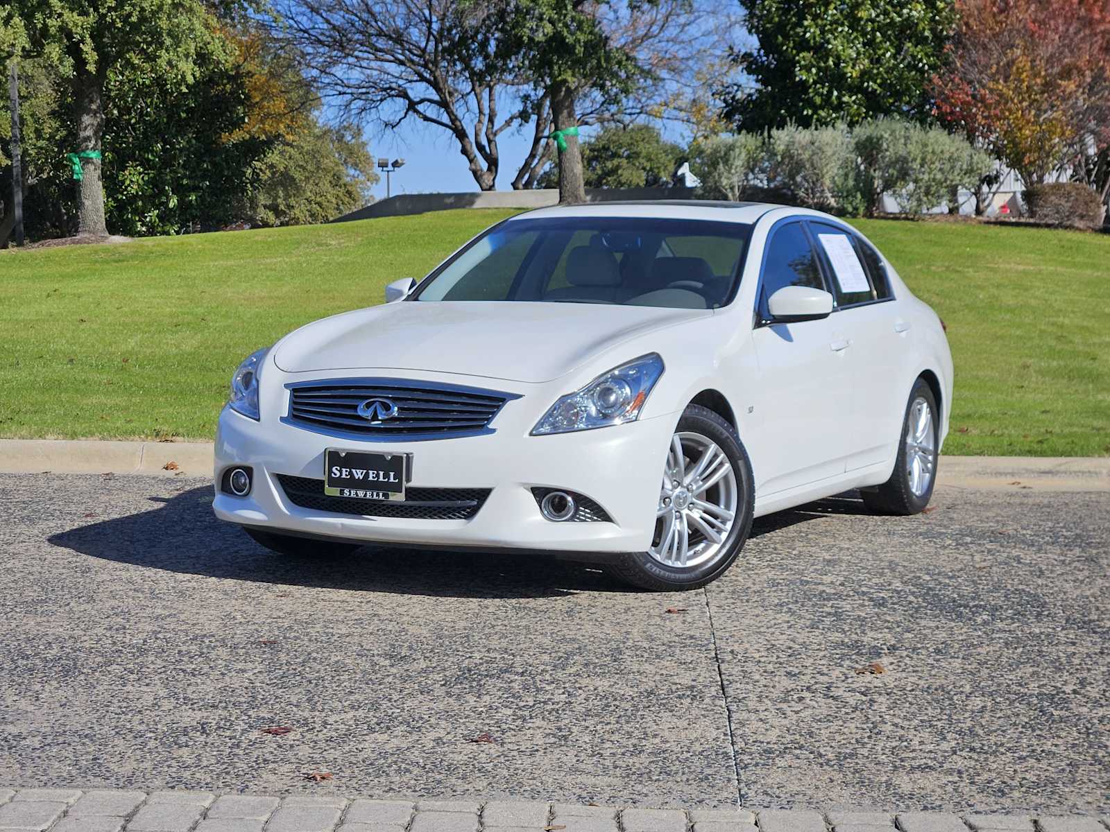 2015 INFINITI Q40