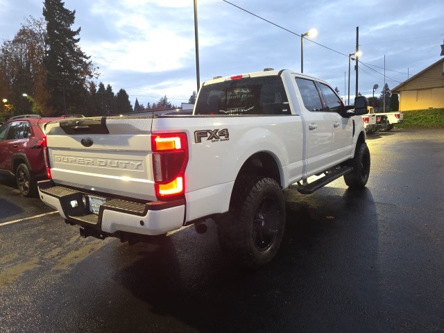 2022 Ford F-250 Lariat photo 2