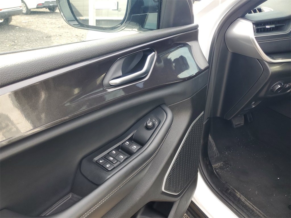 2022 Jeep Grand Cherokee Altitude photo 12