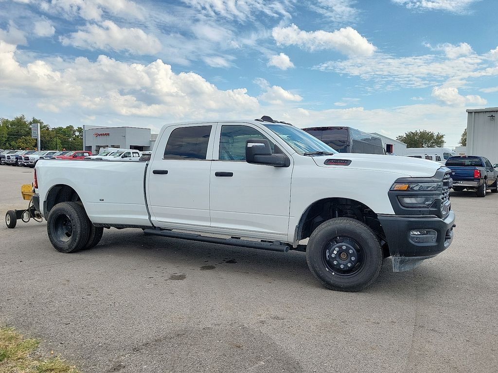 2025 Ram 3500 Tradesman photo 4
