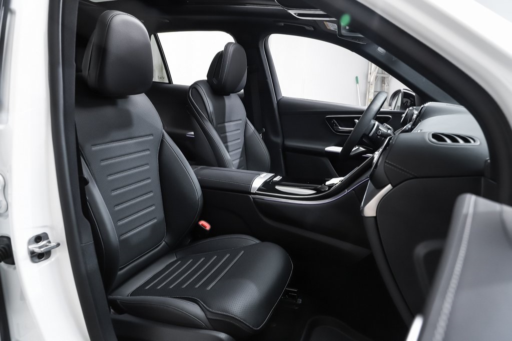 2025 Mercedes Benz GLC 300 4MATIC photo 9