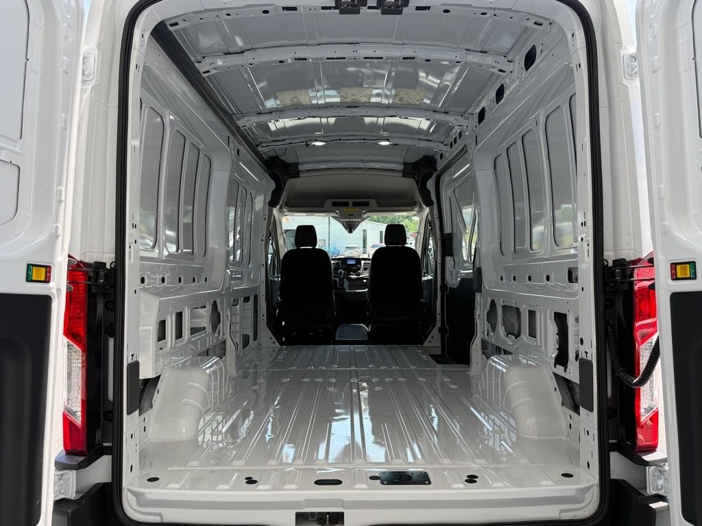 2025 Ford Transit Cargo Van photo 3
