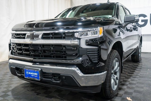 2026 Chevrolet Silverado 1500 LT photo 2