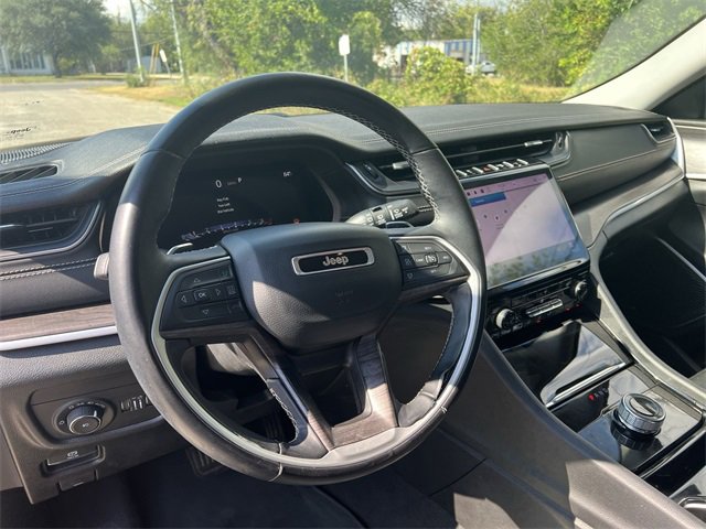 2022 Jeep Grand Cherokee Limited photo 2