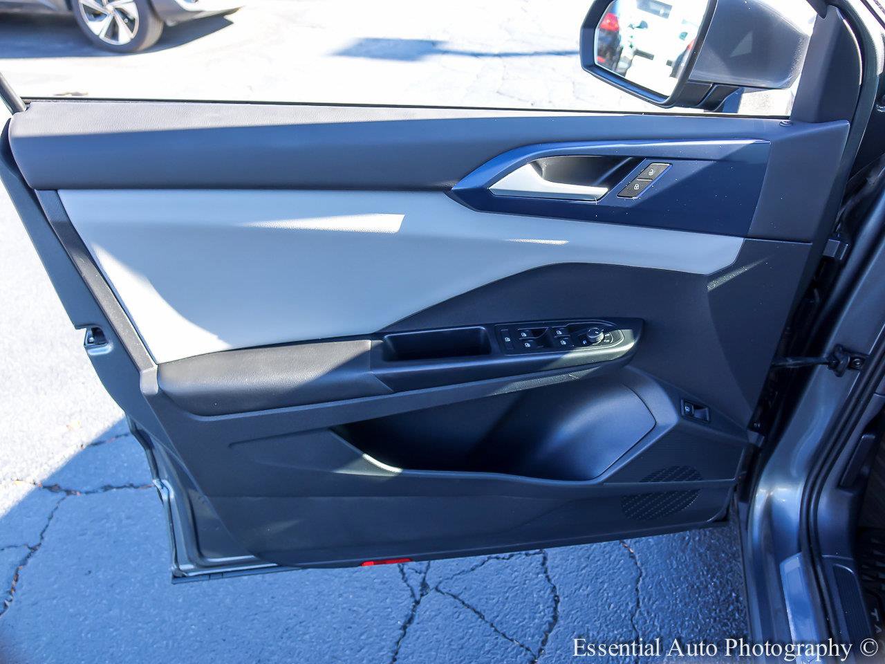 2022 VOLKSWAGEN TAOS - Image 17