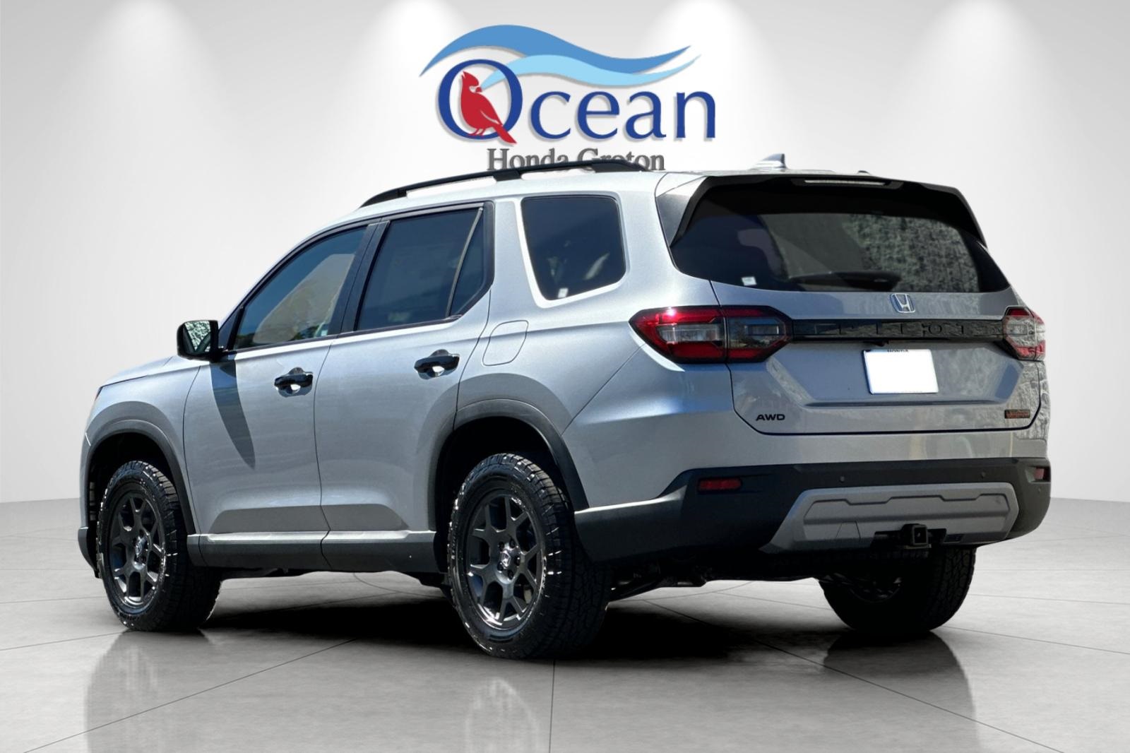 2025 Honda Pilot TrailSport photo 2